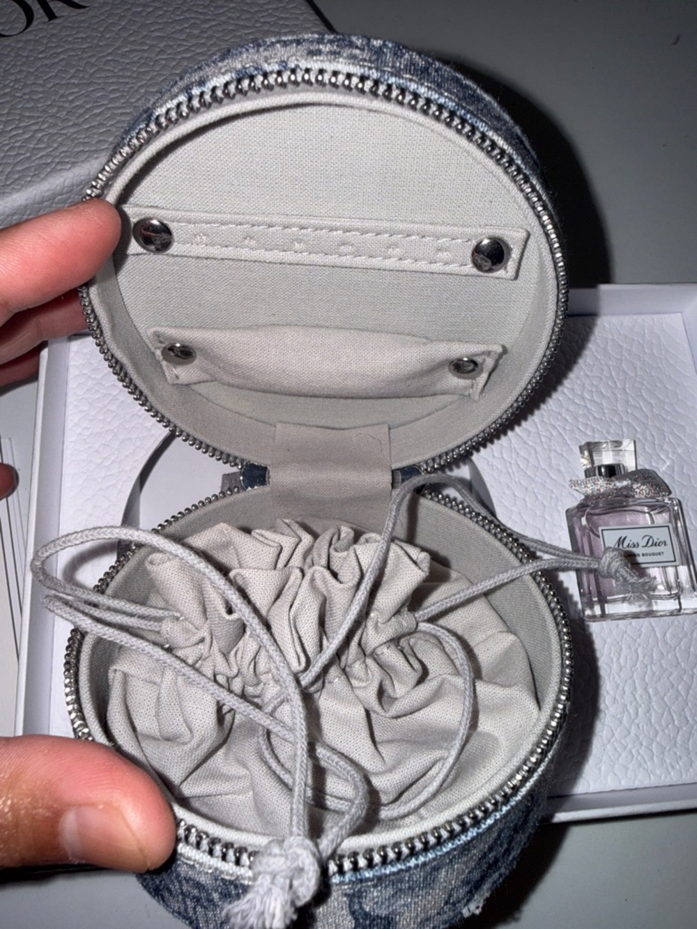Dior Exclusive Jewelry Box & Miss Dior Eau de Toilette - Picture 3 of 5